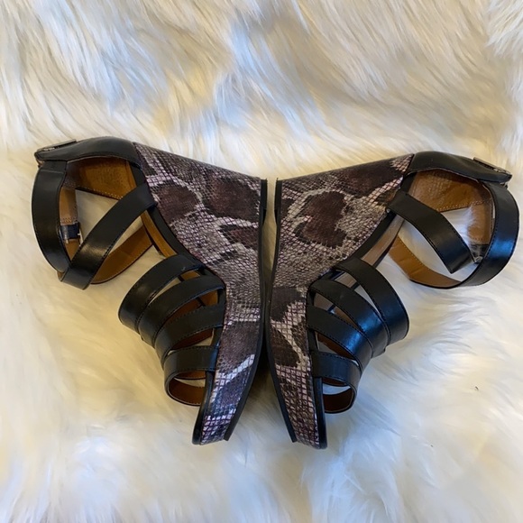 Kenneth Cole Reaction Platform Sandal - Picture 9 of 16